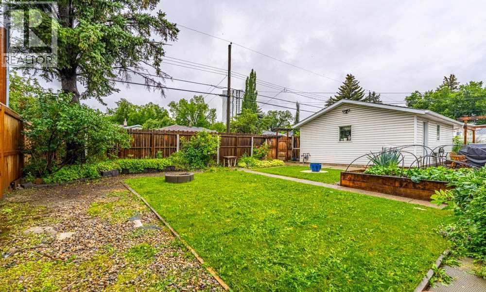 2211 Halifax Crescent Nw, Calgary, Alberta  T2M 4E1 - Photo 30 - A2242702