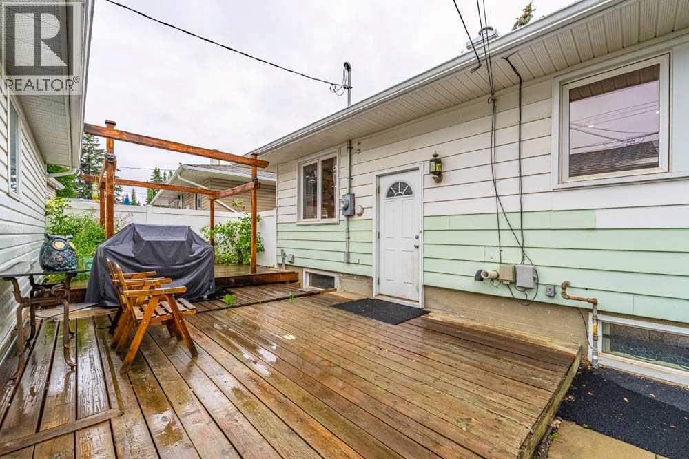 2211 Halifax Crescent Nw, Calgary, Alberta  T2M 4E1 - Photo 24 - A2242702