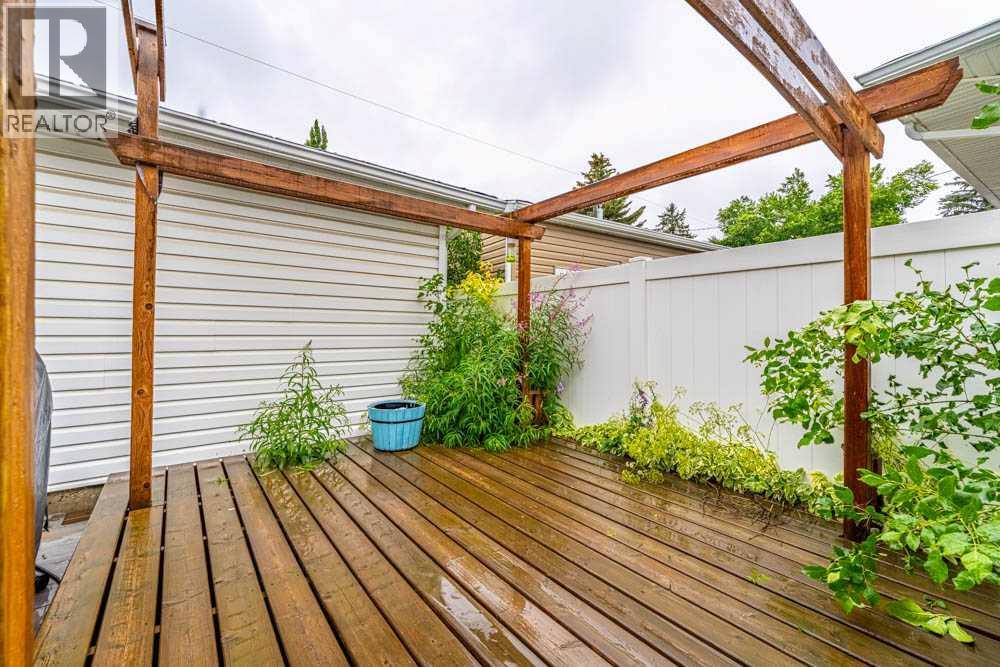 2211 Halifax Crescent Nw, Calgary, Alberta  T2M 4E1 - Photo 25 - A2242702