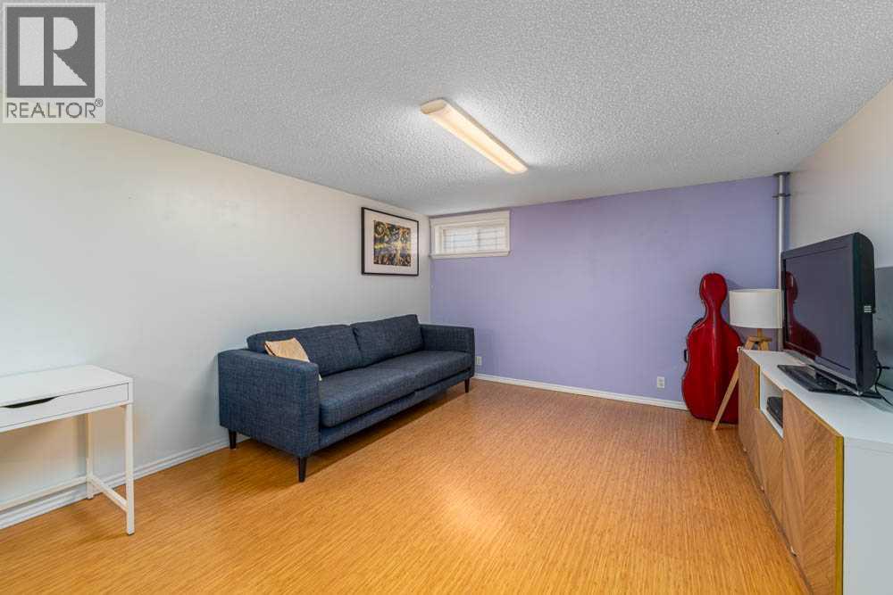2211 Halifax Crescent Nw, Calgary, Alberta  T2M 4E1 - Photo 20 - A2242702