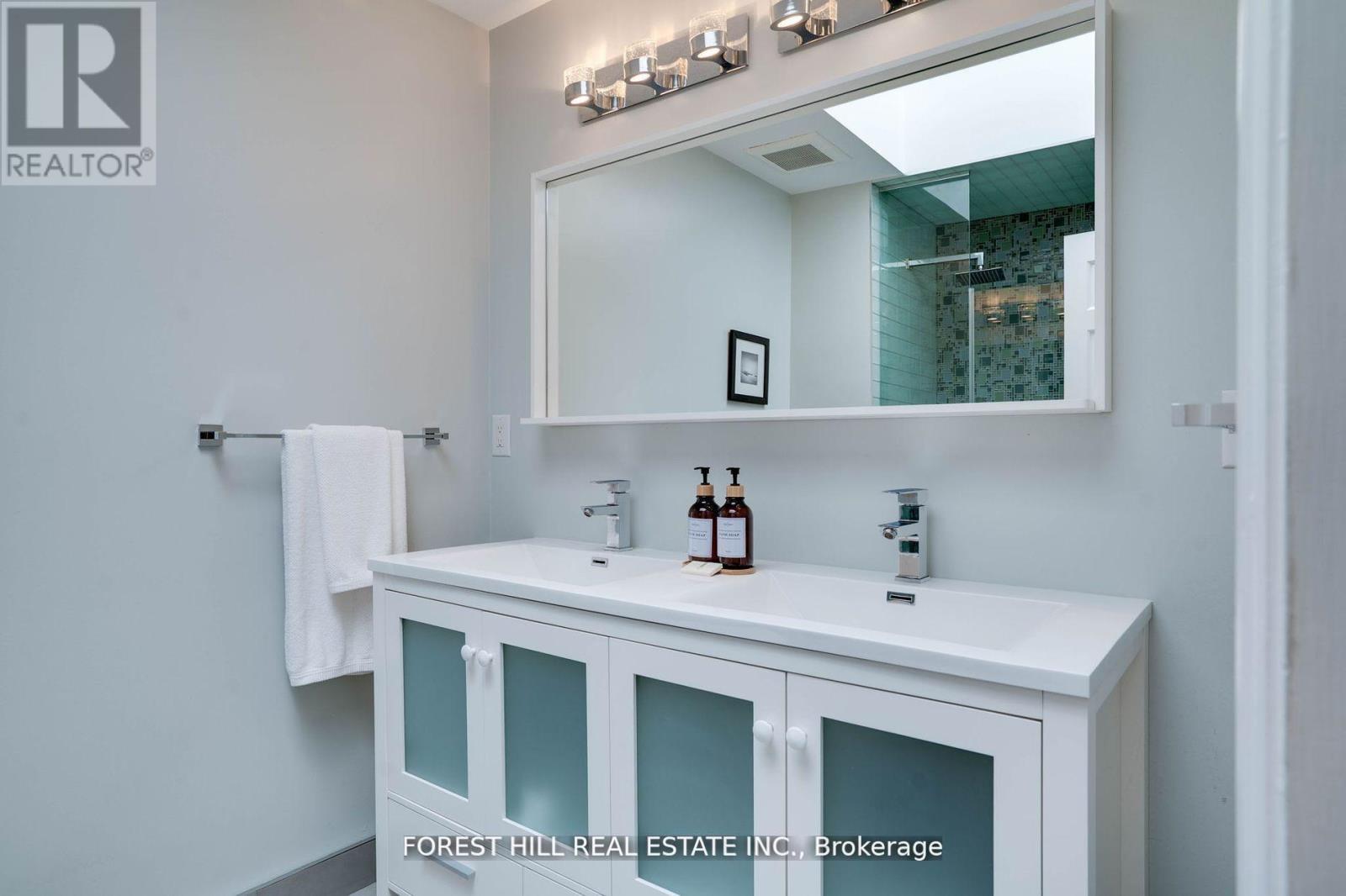 244 Waterloo Avenue, Toronto, Ontario  M3H 3Z4 - Photo 16 - C12464080