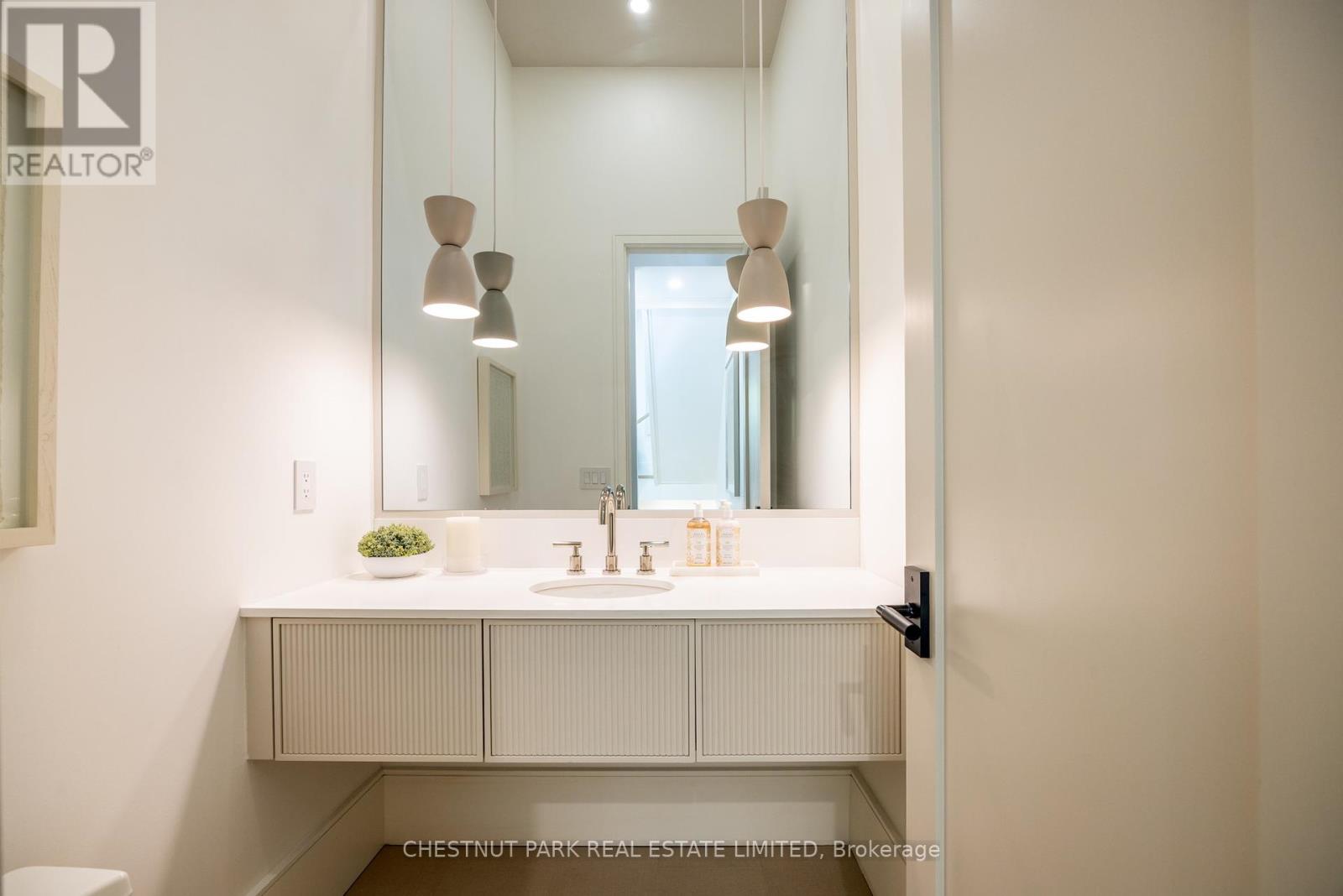 229 Sheldrake Boulevard, Toronto, Ontario  M4P 2B1 - Photo 15 - C12464107
