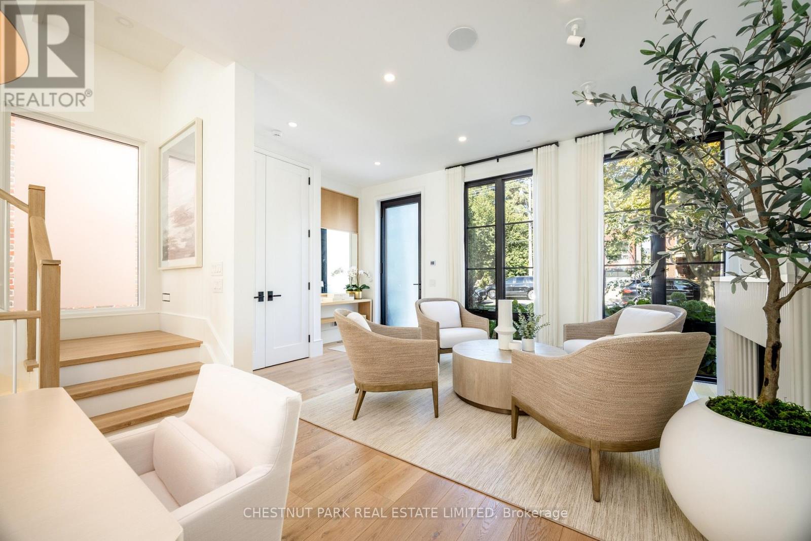 229 Sheldrake Boulevard, Toronto, Ontario  M4P 2B1 - Photo 3 - C12464107