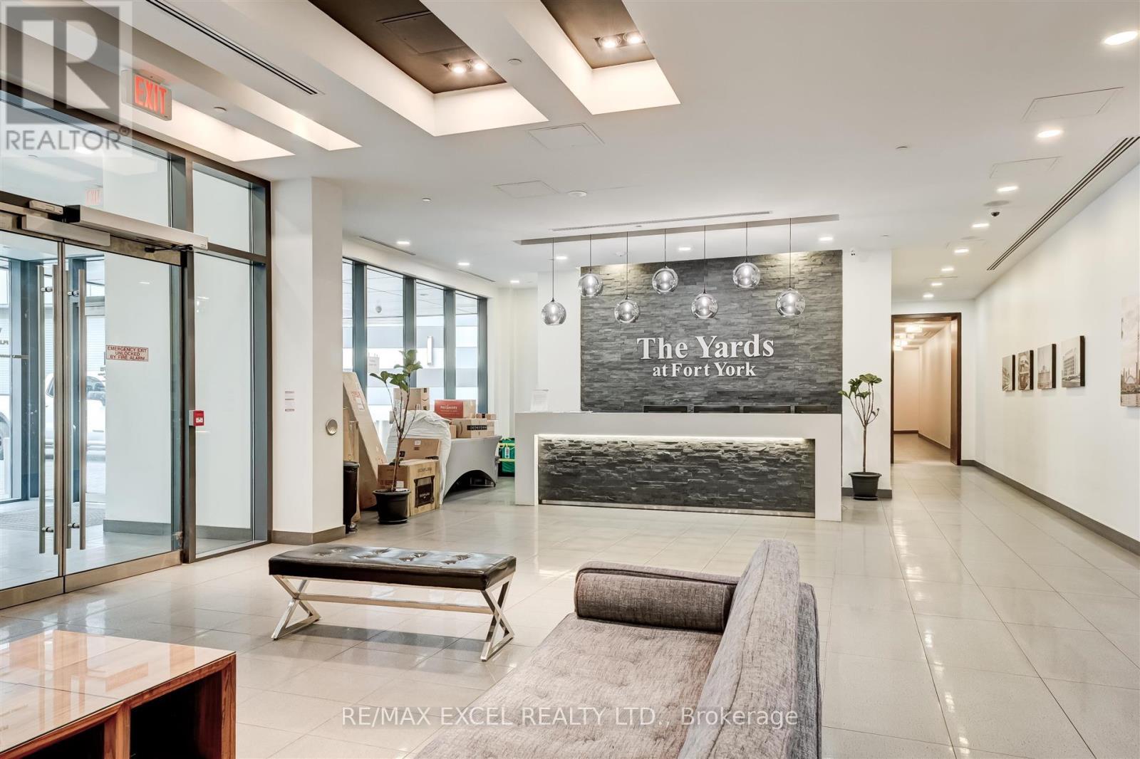 1703 - 20 Bruyeres Mews, Toronto, Ontario  M5V 0G8 - Photo 4 - C12464113