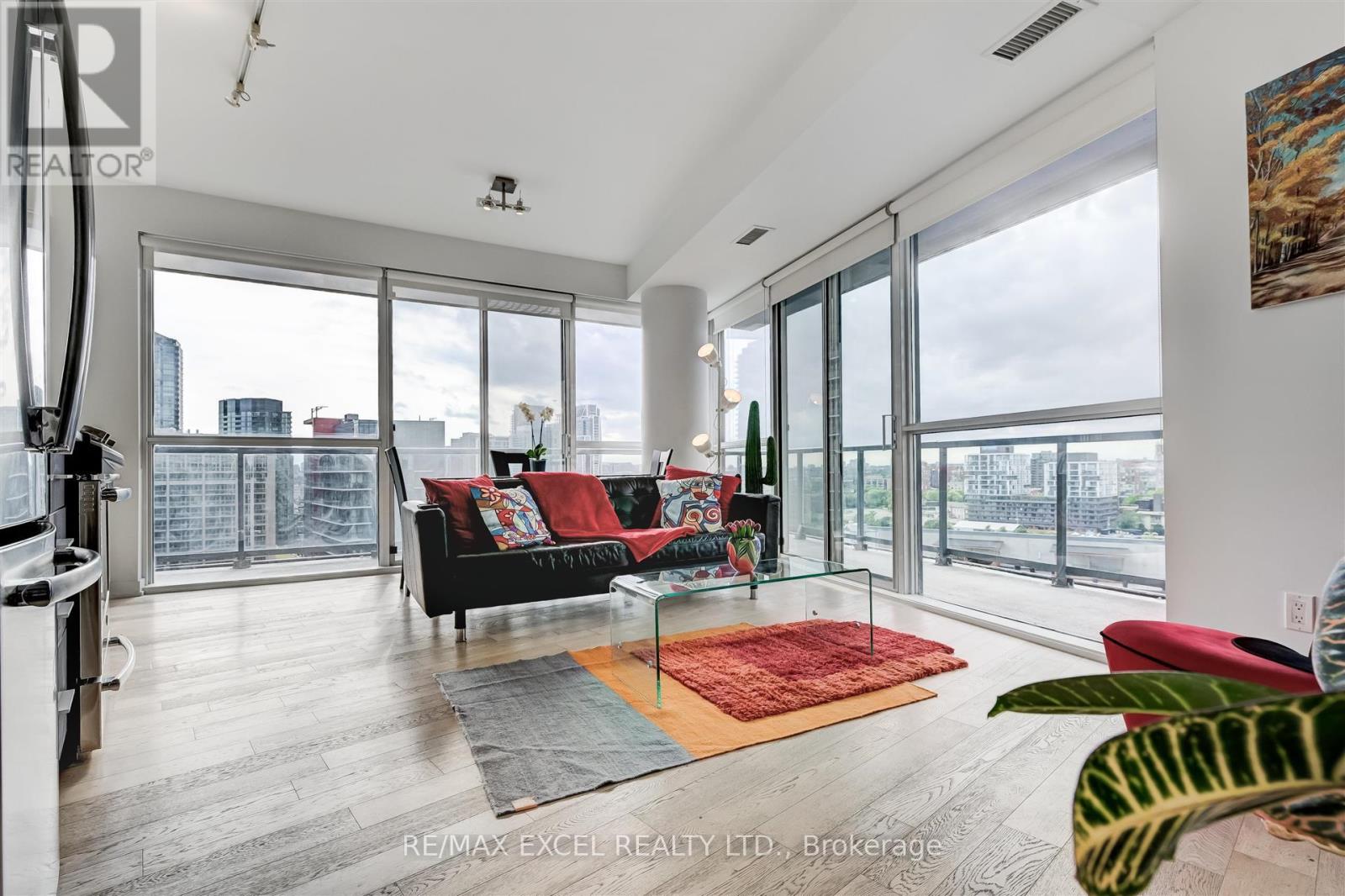 1703 - 20 Bruyeres Mews, Toronto, Ontario  M5V 0G8 - Photo 6 - C12464113