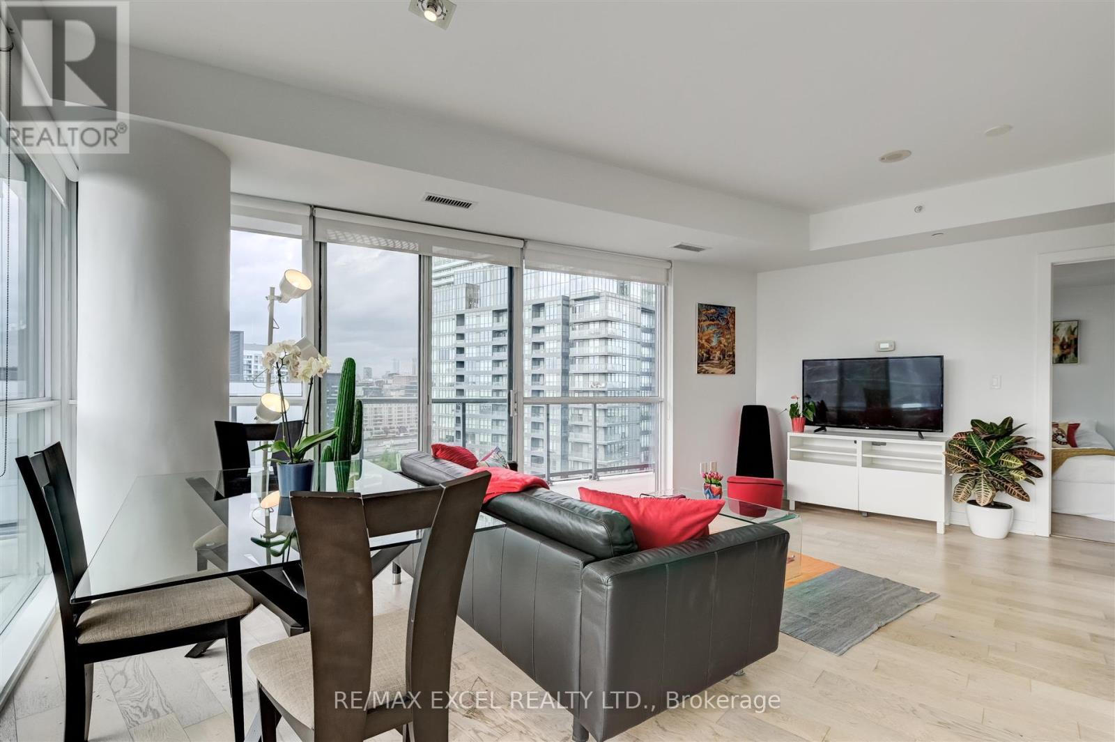 1703 - 20 Bruyeres Mews, Toronto, Ontario  M5V 0G8 - Photo 9 - C12464113