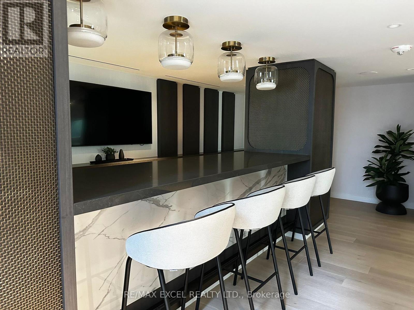 117 Broadway Avenue, Toronto, Ontario  M4P 1V4 - Photo 3 - C12464164