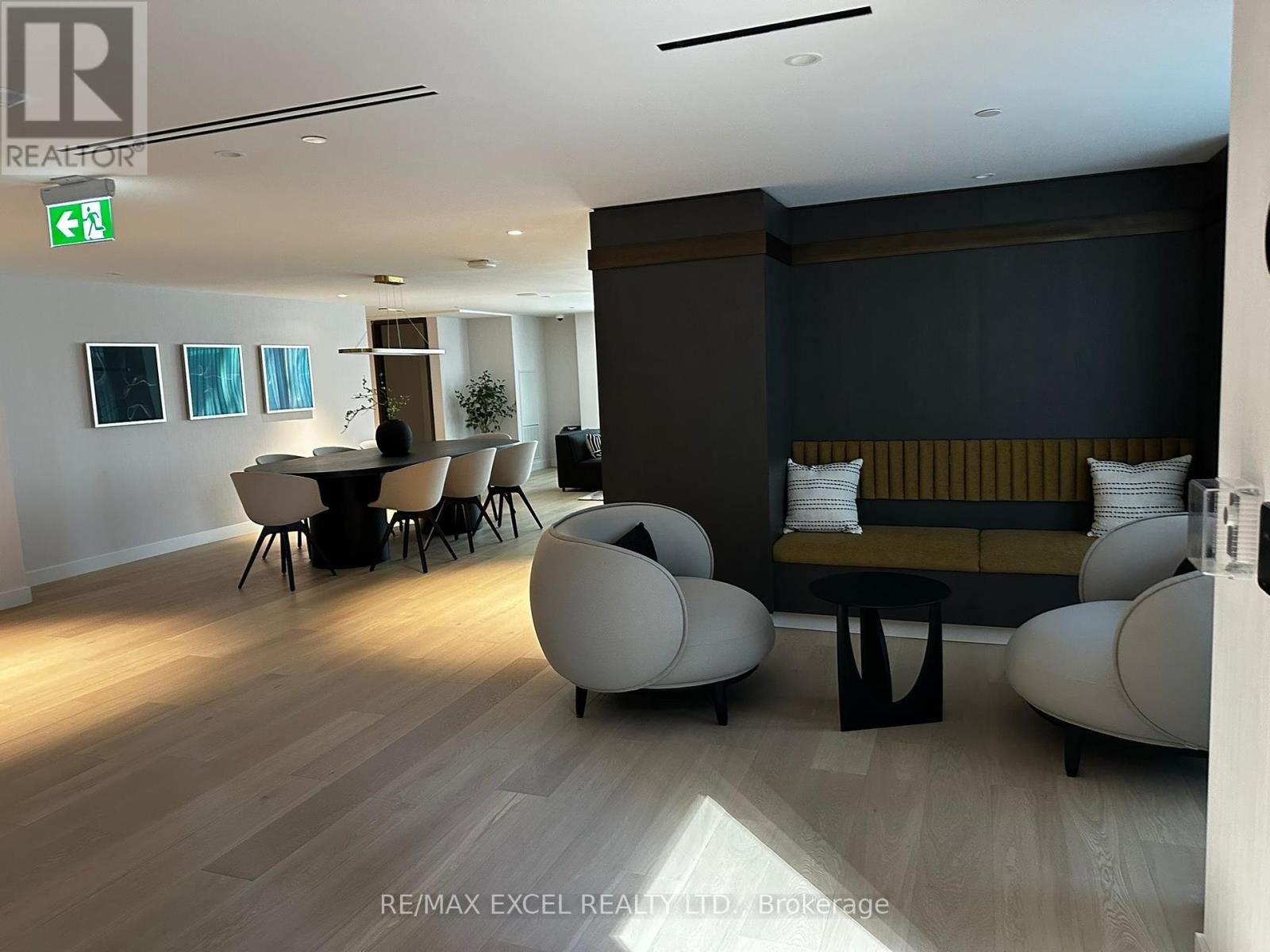 117 Broadway Avenue, Toronto, Ontario  M4P 1V4 - Photo 4 - C12464164