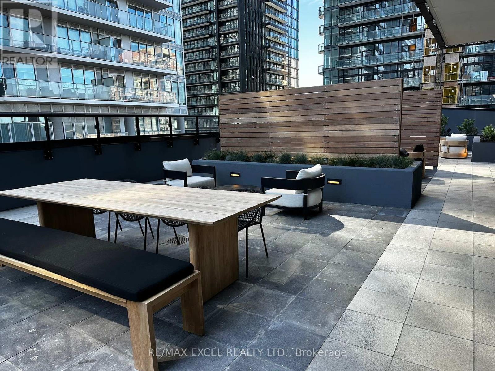 117 Broadway Avenue, Toronto, Ontario  M4P 1V4 - Photo 7 - C12464164