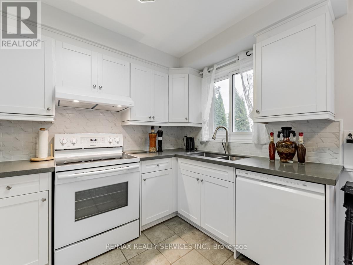 410 Sunset Boulevard, Clarington, Ontario  L1B 1C8 - Photo 9 - E12464104