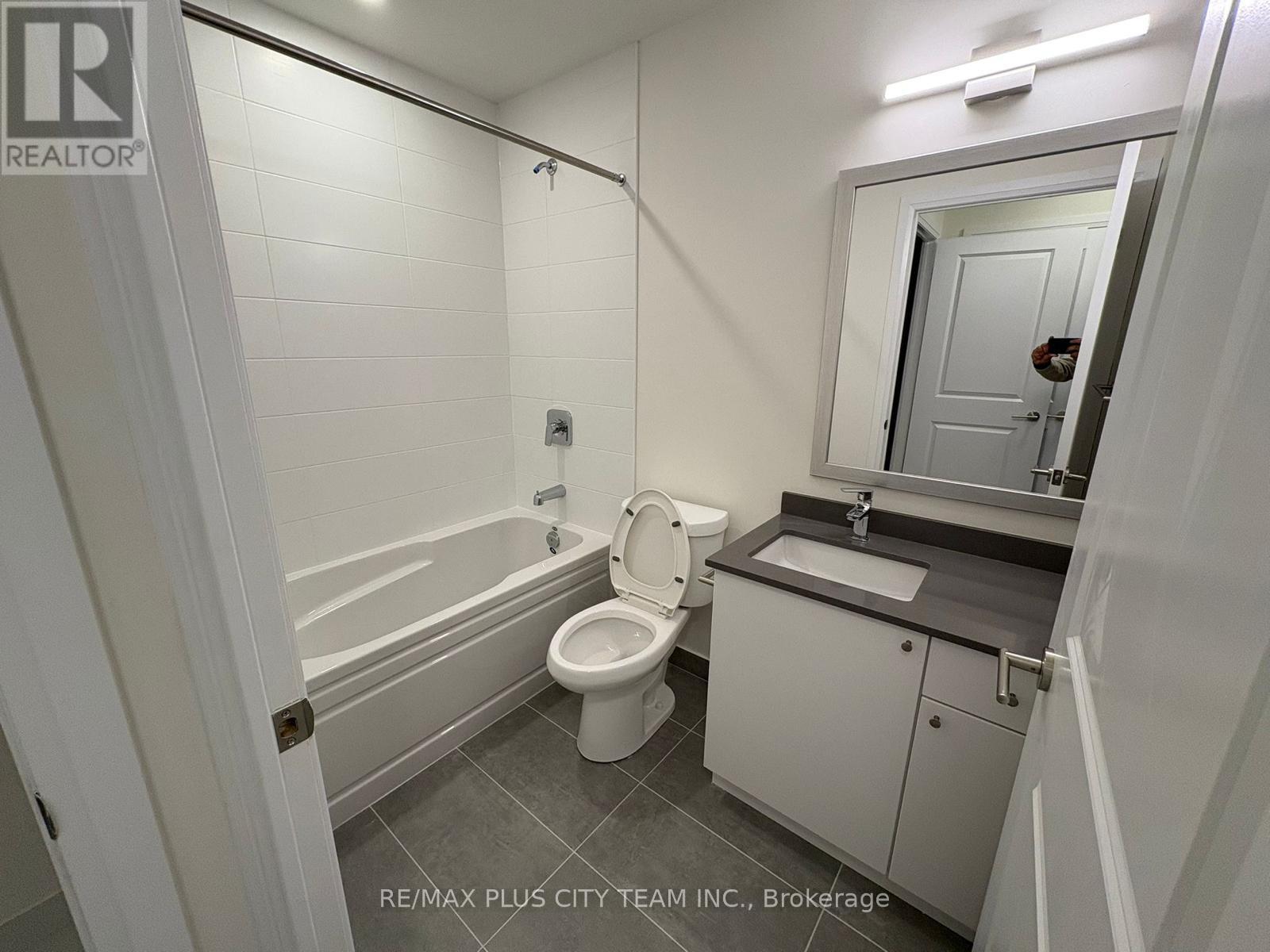 827 - 3260 Sheppard Avenue E, Toronto, Ontario  M1T 3K3 - Photo 11 - E12464140