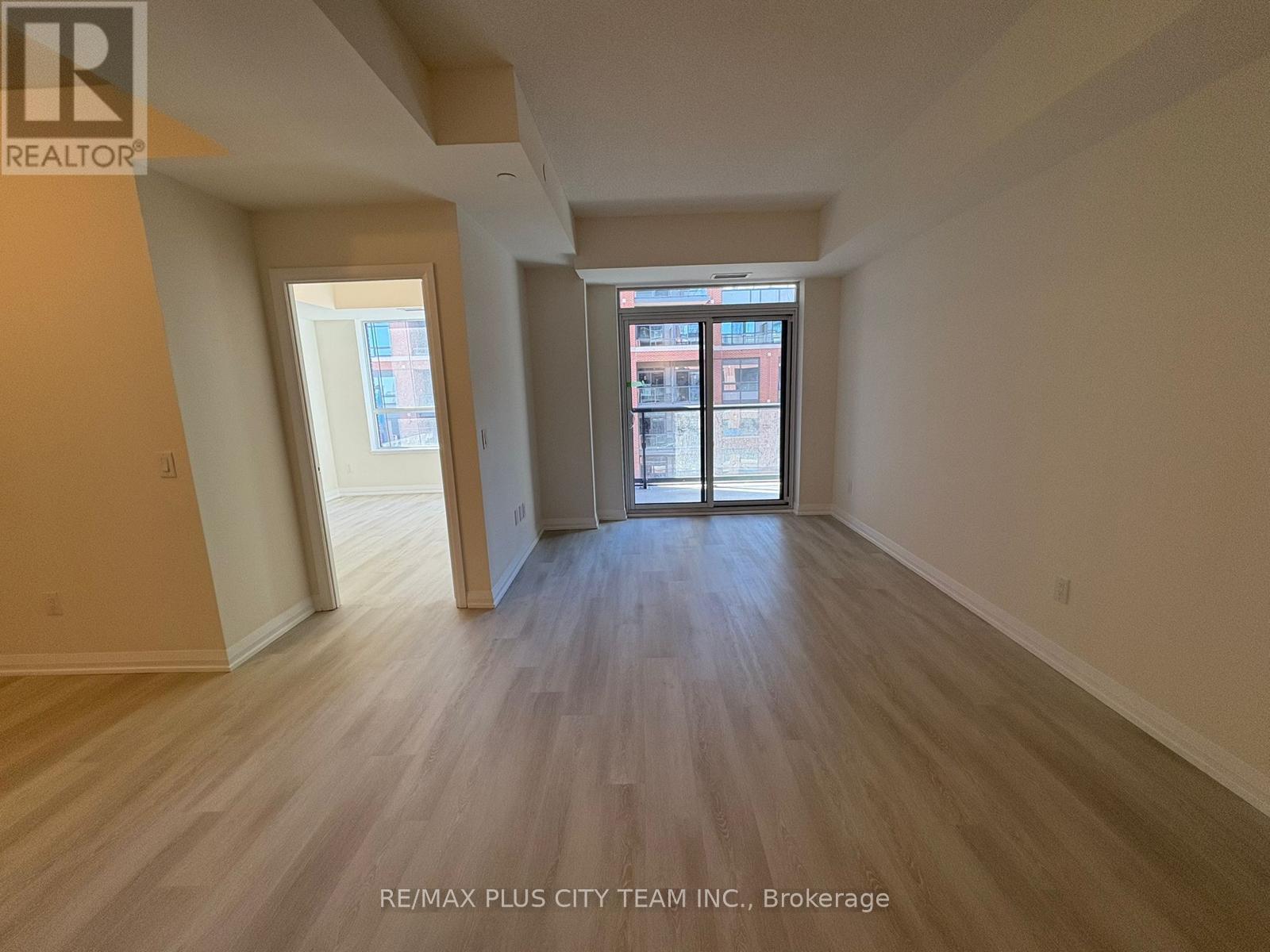 827 - 3260 Sheppard Avenue E, Toronto, Ontario  M1T 3K3 - Photo 3 - E12464140