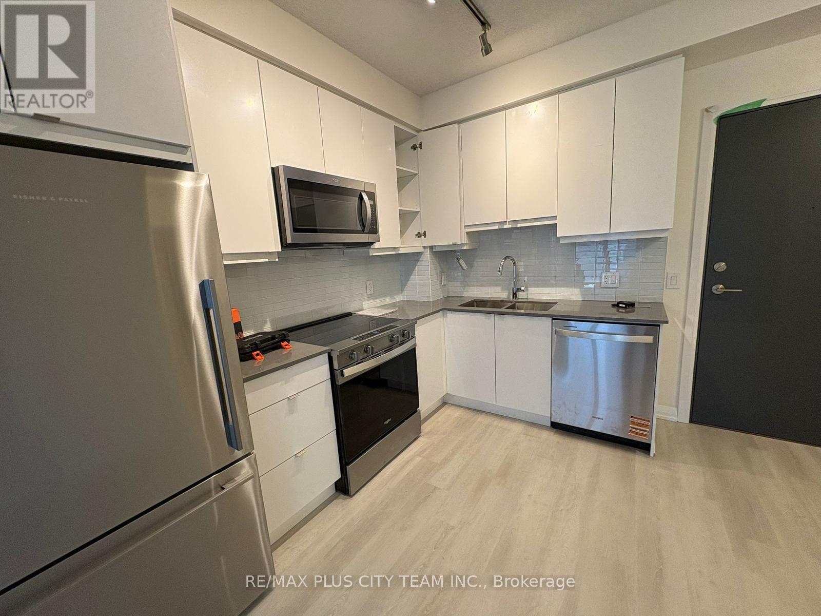 827 - 3260 Sheppard Avenue E, Toronto, Ontario  M1T 3K3 - Photo 4 - E12464140