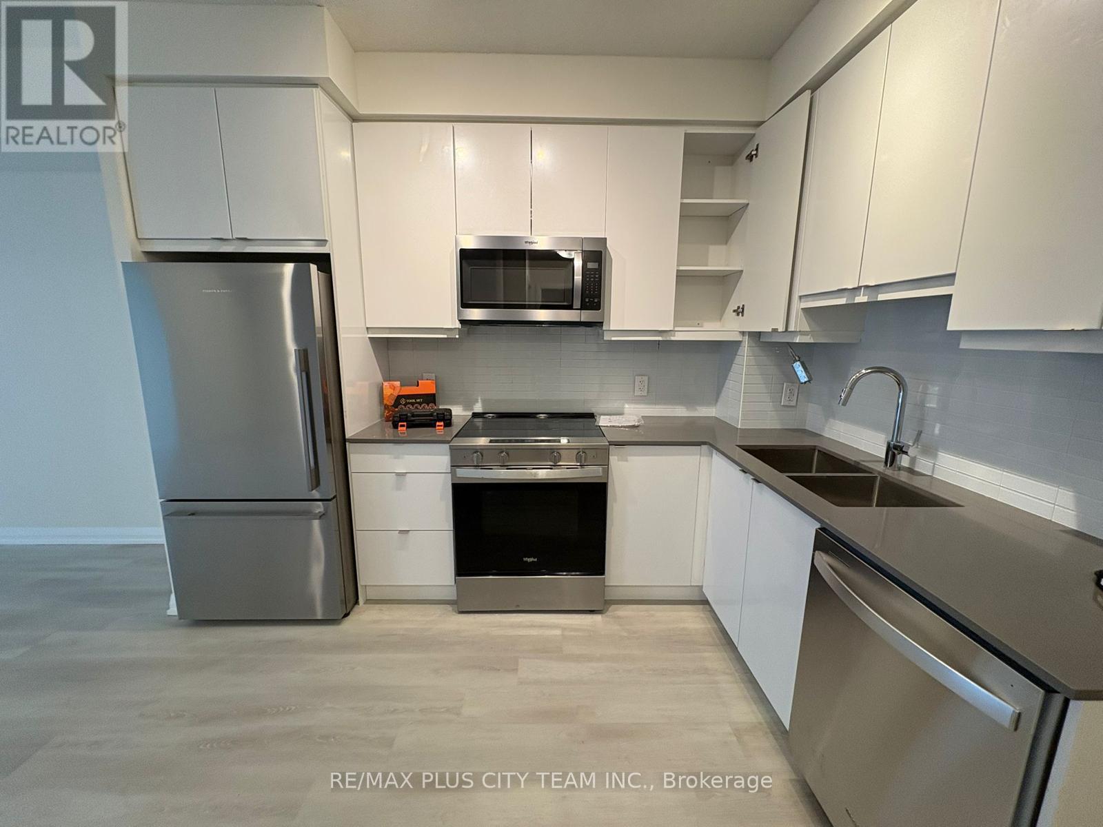 827 - 3260 Sheppard Avenue E, Toronto, Ontario  M1T 3K3 - Photo 5 - E12464140