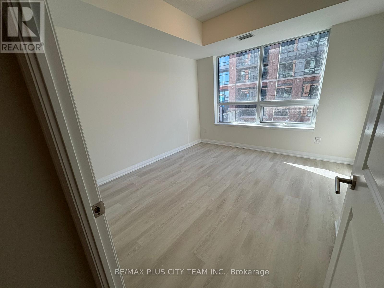 827 - 3260 Sheppard Avenue E, Toronto, Ontario  M1T 3K3 - Photo 9 - E12464140