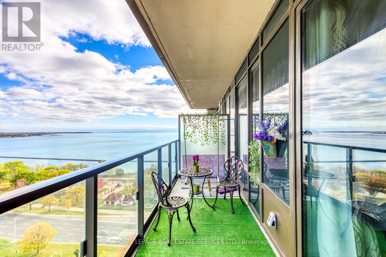 1805 - 1926 Lake Shore Boulevard W, Toronto, Ontario  M6S 1A1 - Photo 2 - W12460191