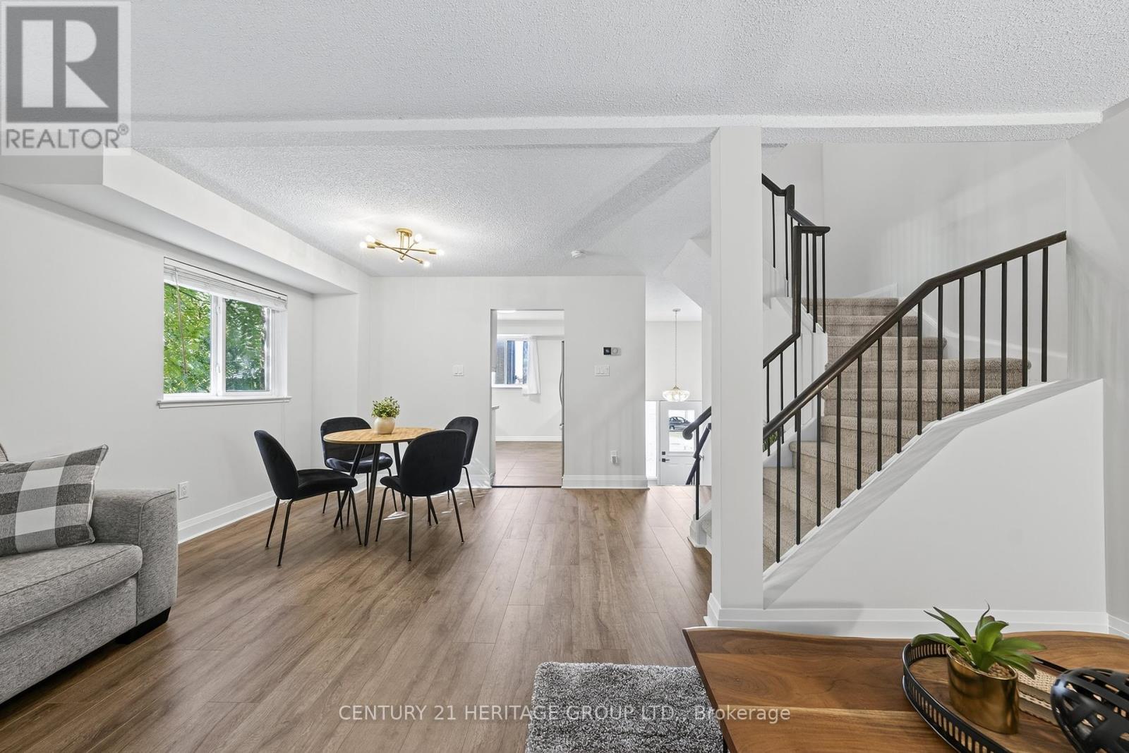 654 Gibney Crescent, Newmarket, Ontario  L3X 1Y1 - Photo 10 - N12464119