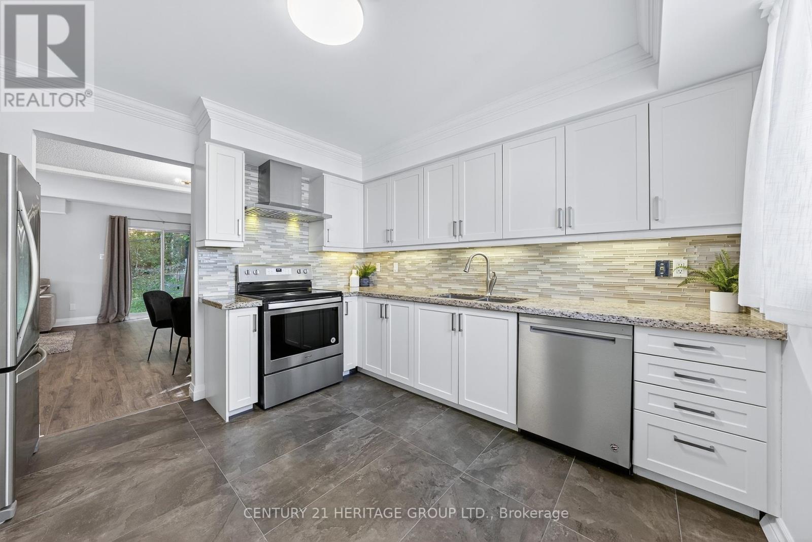 654 Gibney Crescent, Newmarket, Ontario  L3X 1Y1 - Photo 15 - N12464119