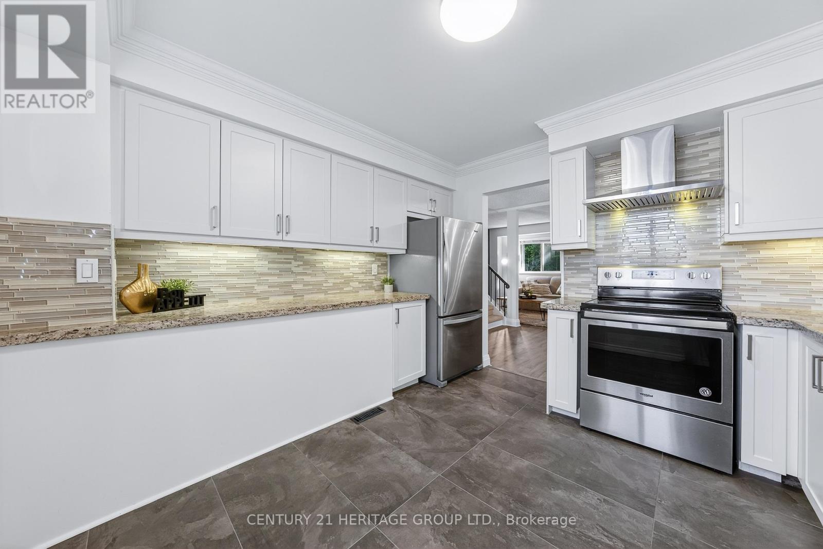 654 Gibney Crescent, Newmarket, Ontario  L3X 1Y1 - Photo 16 - N12464119