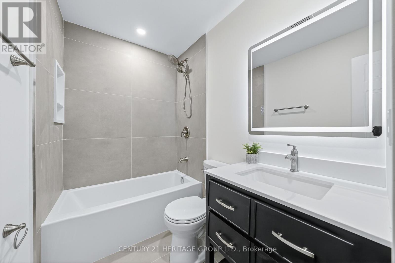 654 Gibney Crescent, Newmarket, Ontario  L3X 1Y1 - Photo 24 - N12464119