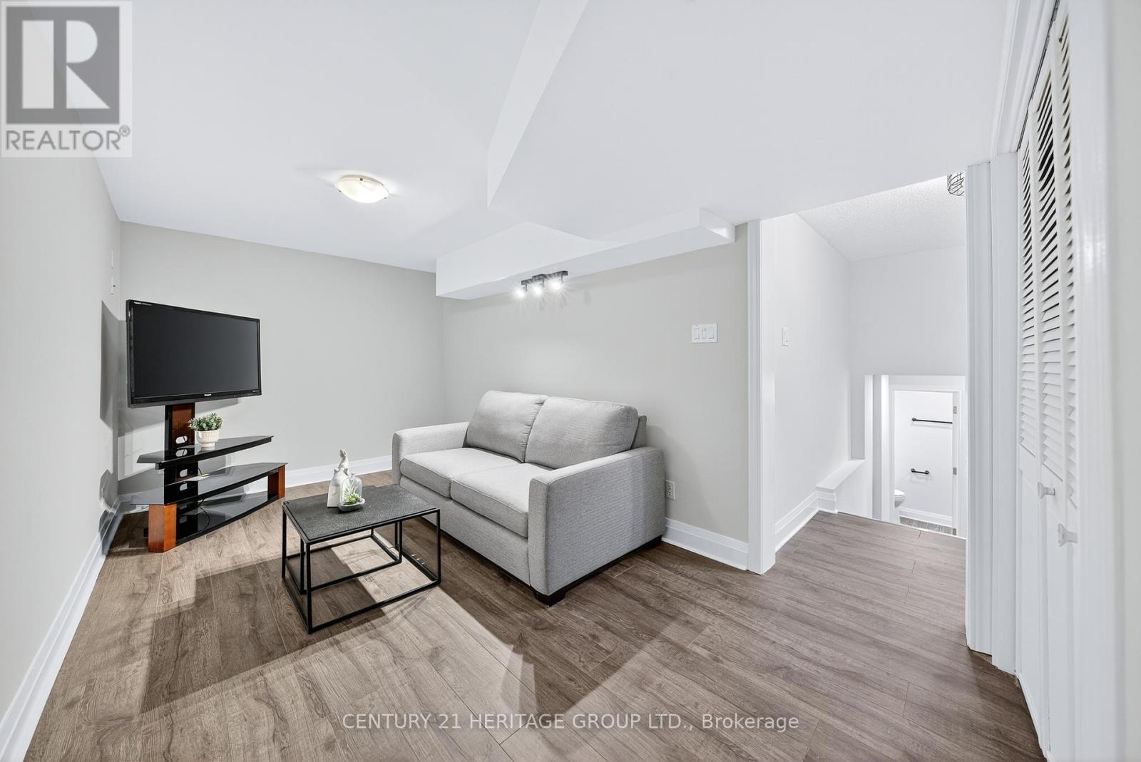 654 Gibney Crescent, Newmarket, Ontario  L3X 1Y1 - Photo 32 - N12464119