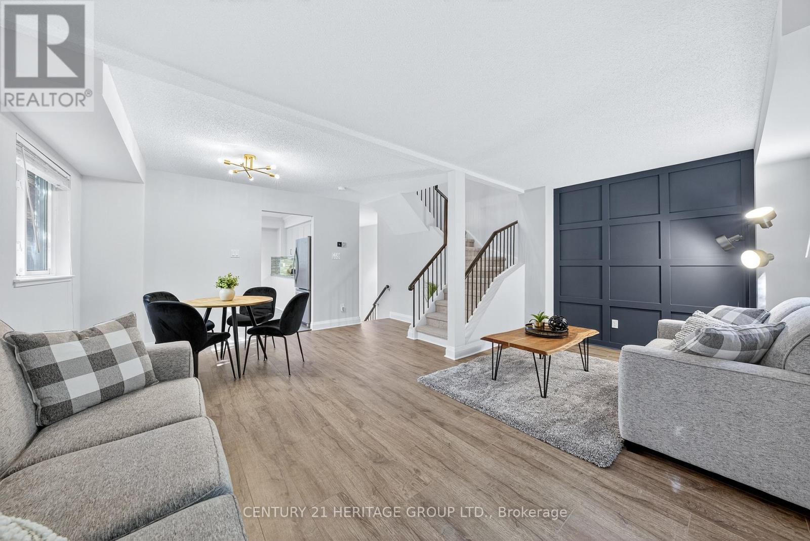 654 Gibney Crescent, Newmarket, Ontario  L3X 1Y1 - Photo 8 - N12464119
