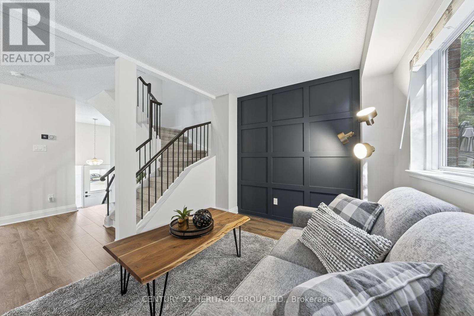 654 Gibney Crescent, Newmarket, Ontario  L3X 1Y1 - Photo 9 - N12464119