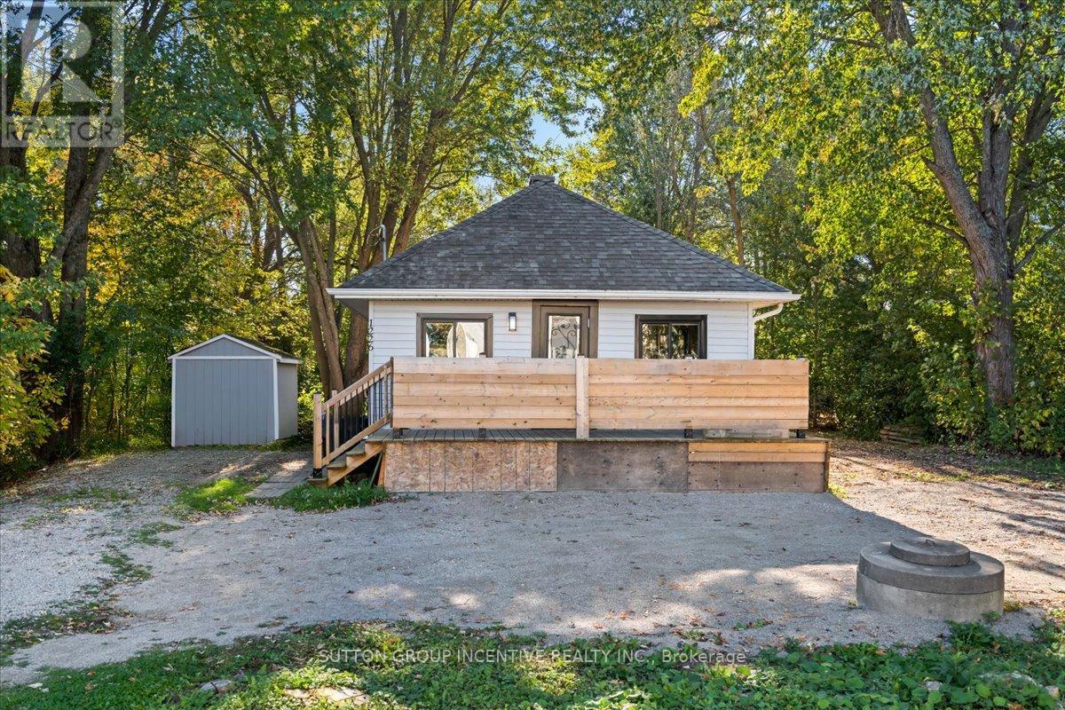 1226 Maple Road, Innisfil, Ontario  L0L 1C0 - Photo 18 - N12464135
