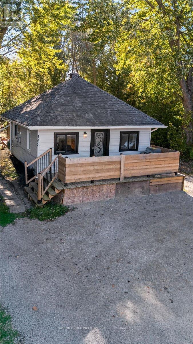 1226 Maple Road, Innisfil, Ontario  L0L 1C0 - Photo 2 - N12464135