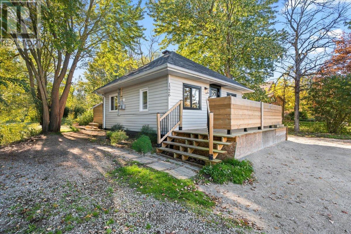1226 Maple Road, Innisfil, Ontario  L0L 1C0 - Photo 20 - N12464135