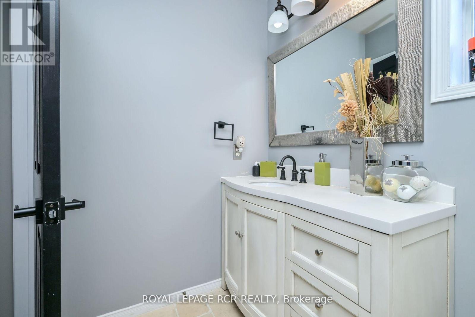 22 Coburn Crescent, New Tecumseth (Beeton), Ontario  L0G 1A0 - Photo 23 - N12464137