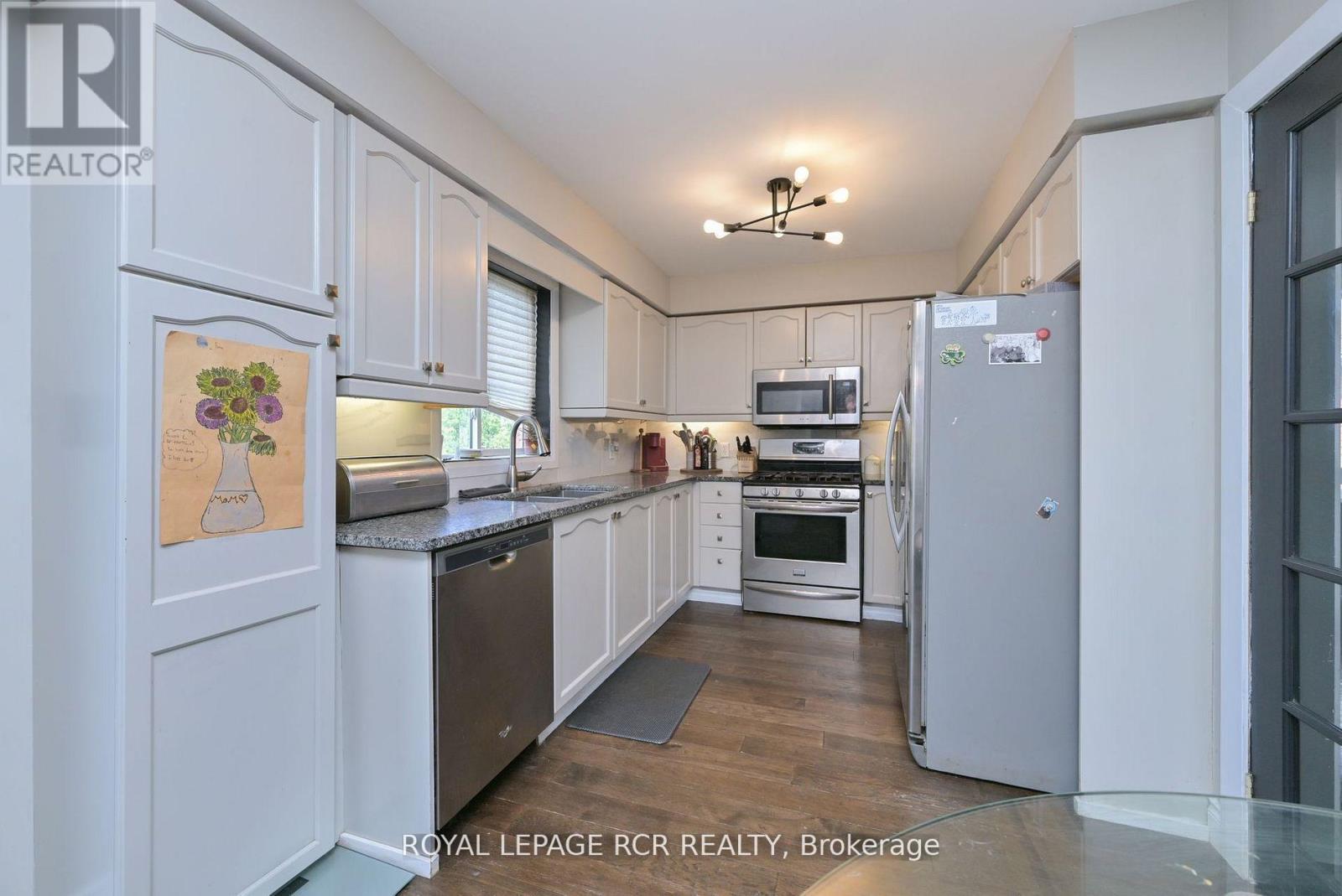 22 Coburn Crescent, New Tecumseth (Beeton), Ontario  L0G 1A0 - Photo 6 - N12464137
