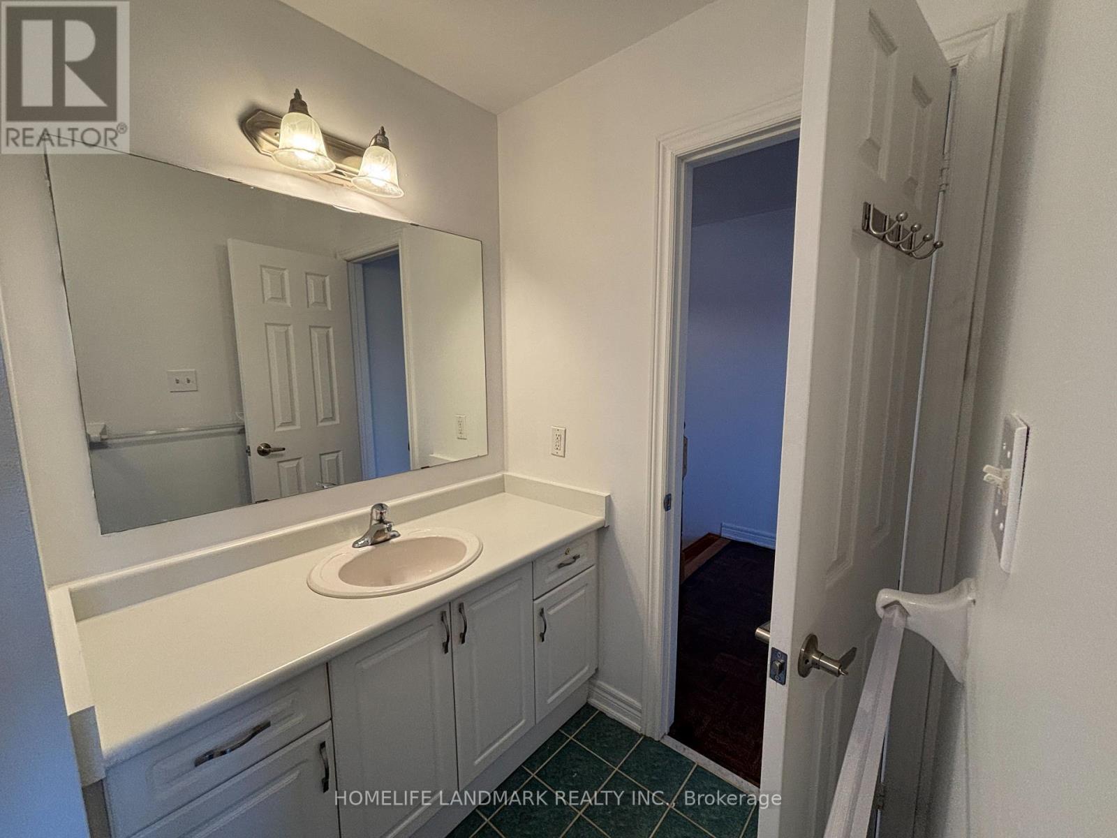 312 Tall Grass Trail, Vaughan, Ontario  L4L 9R1 - Photo 22 - N12464138
