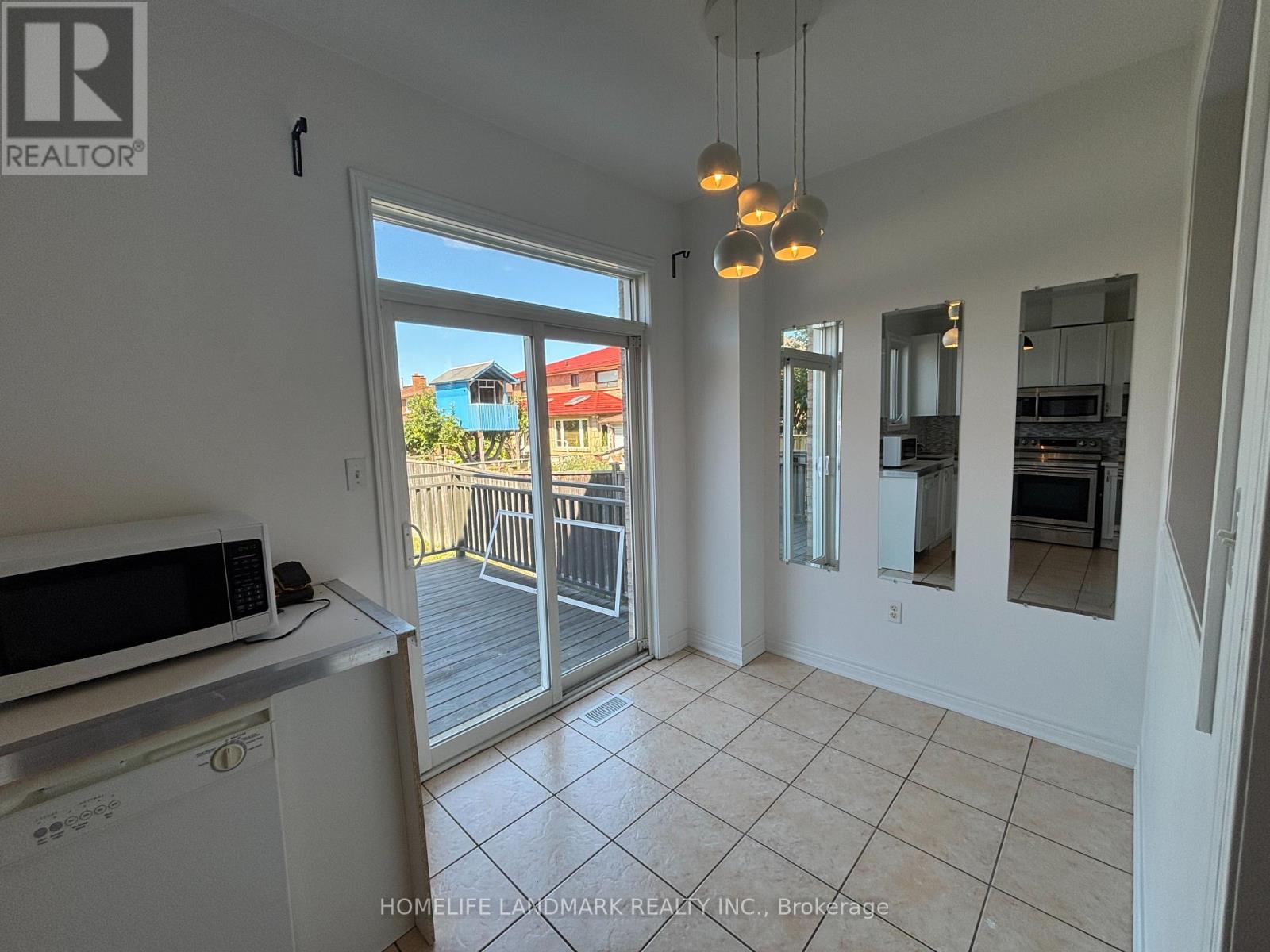 312 Tall Grass Trail, Vaughan, Ontario  L4L 9R1 - Photo 6 - N12464138