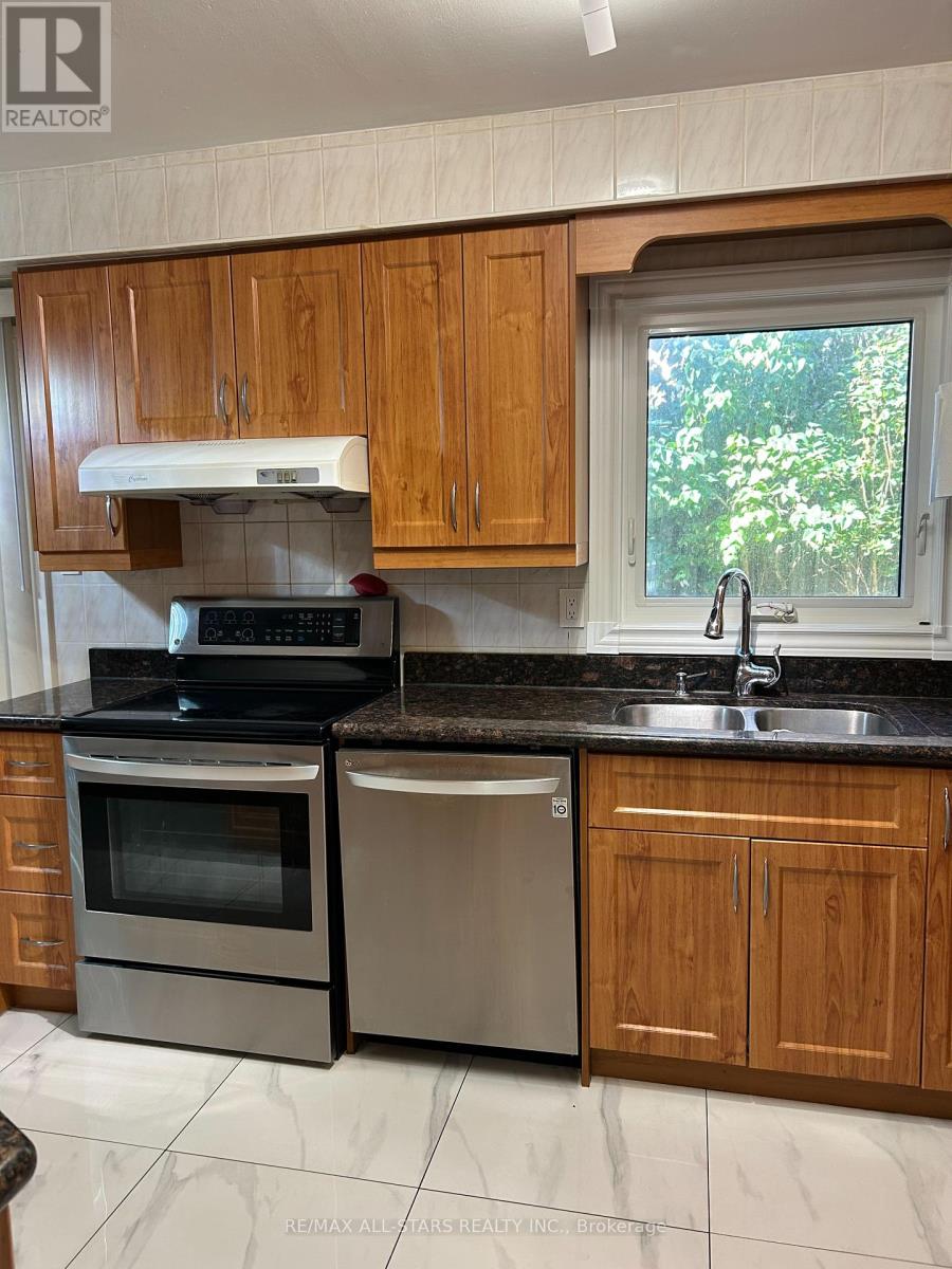 277 Risebrough Circuit, Markham, Ontario  L3R 3J3 - Photo 11 - N12464170
