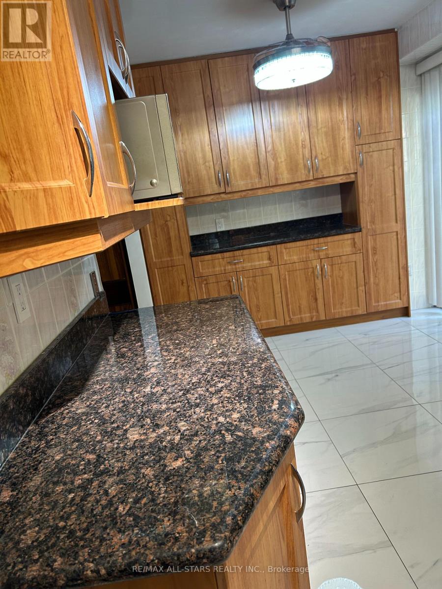 277 Risebrough Circuit, Markham, Ontario  L3R 3J3 - Photo 16 - N12464170
