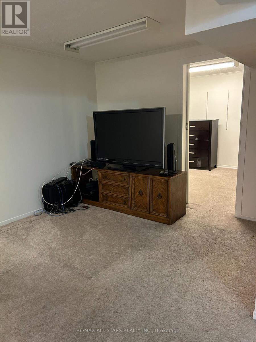 277 Risebrough Circuit, Markham, Ontario  L3R 3J3 - Photo 32 - N12464170