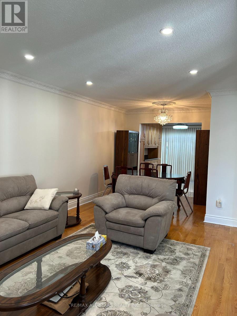 277 Risebrough Circuit, Markham, Ontario  L3R 3J3 - Photo 7 - N12464170