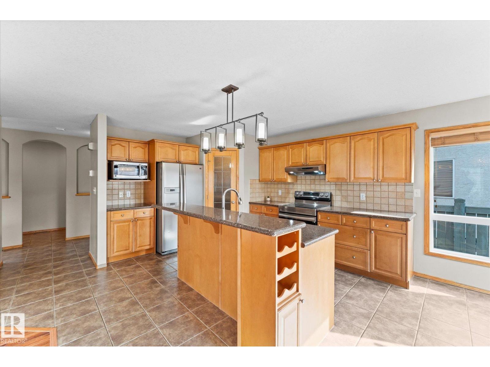 121 Castle Dr Nw, Edmonton, Alberta  T5X 6H1 - Photo 6 - E4459219