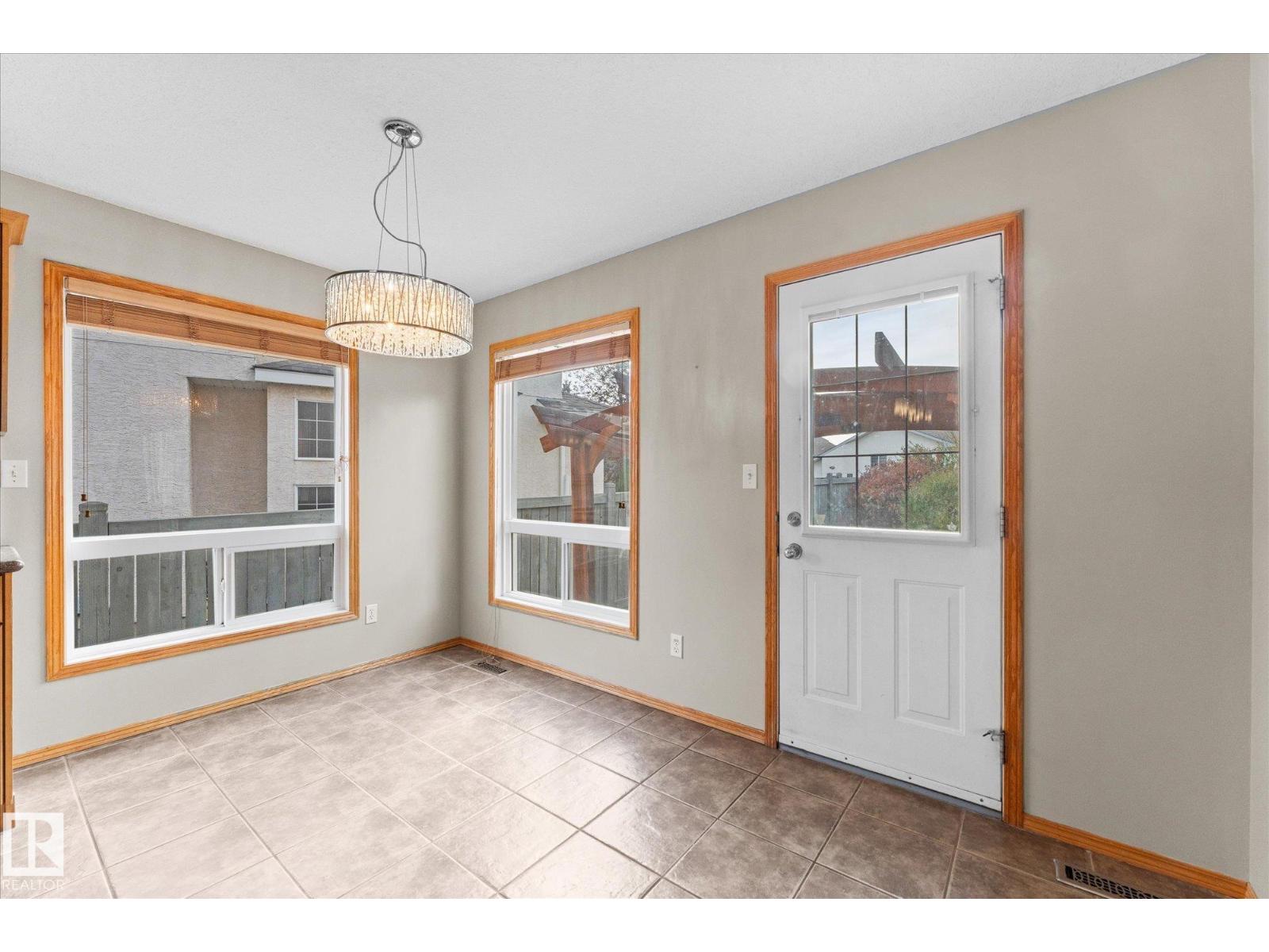 121 Castle Dr Nw, Edmonton, Alberta  T5X 6H1 - Photo 14 - E4459219