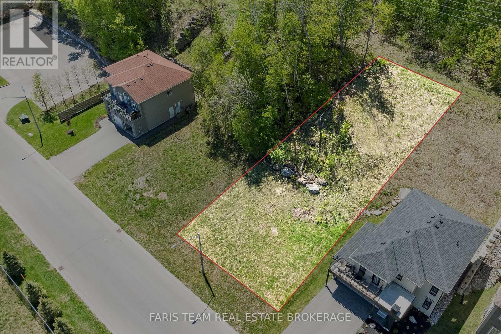 722 Aberdeen Boulevard, Midland, Ontario  L4R 5P1 - Photo 2 - S12464086