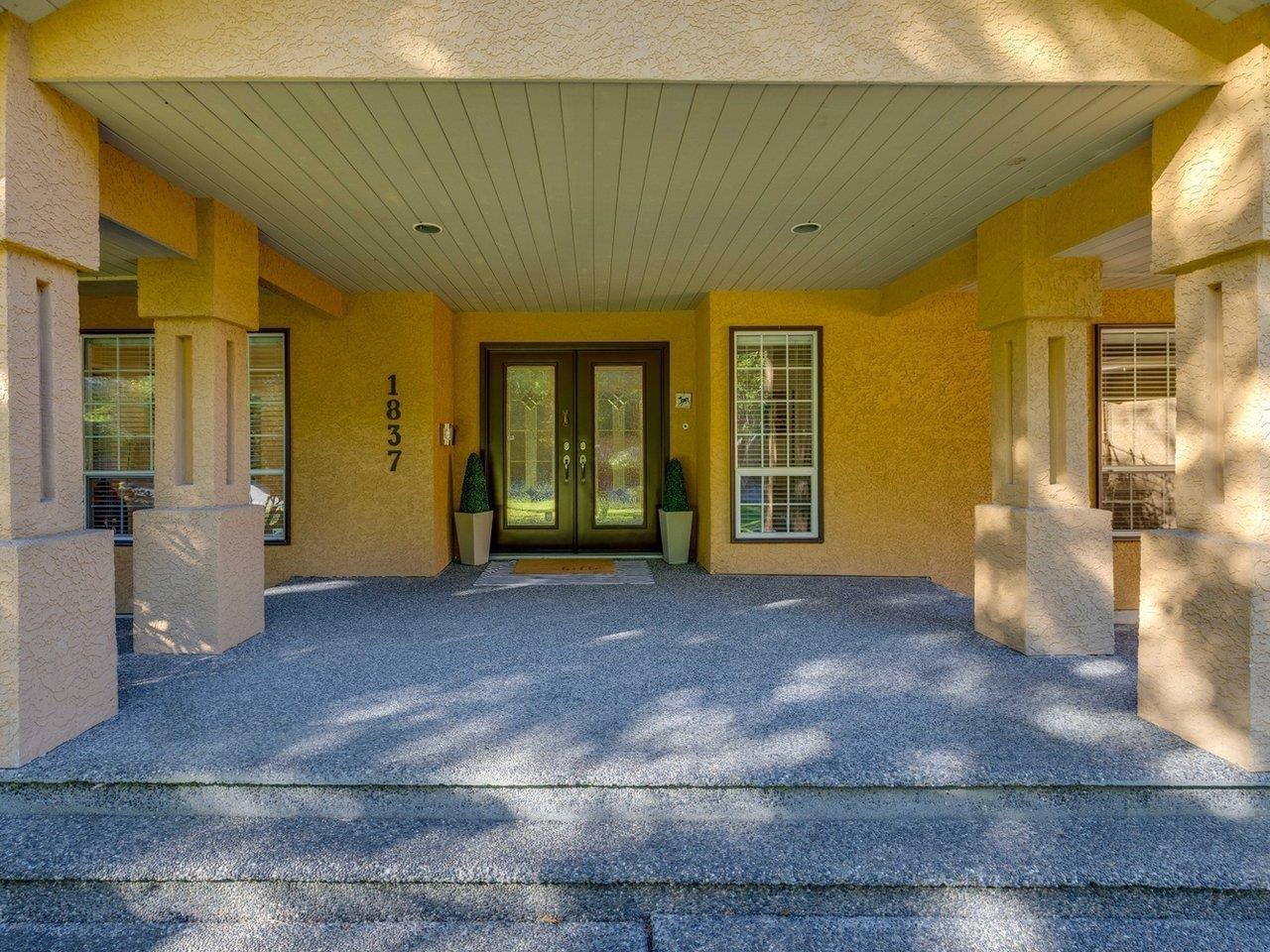 1837 134a Street, Surrey, British Columbia  V4A 9E2 - Photo 2 - R3057092