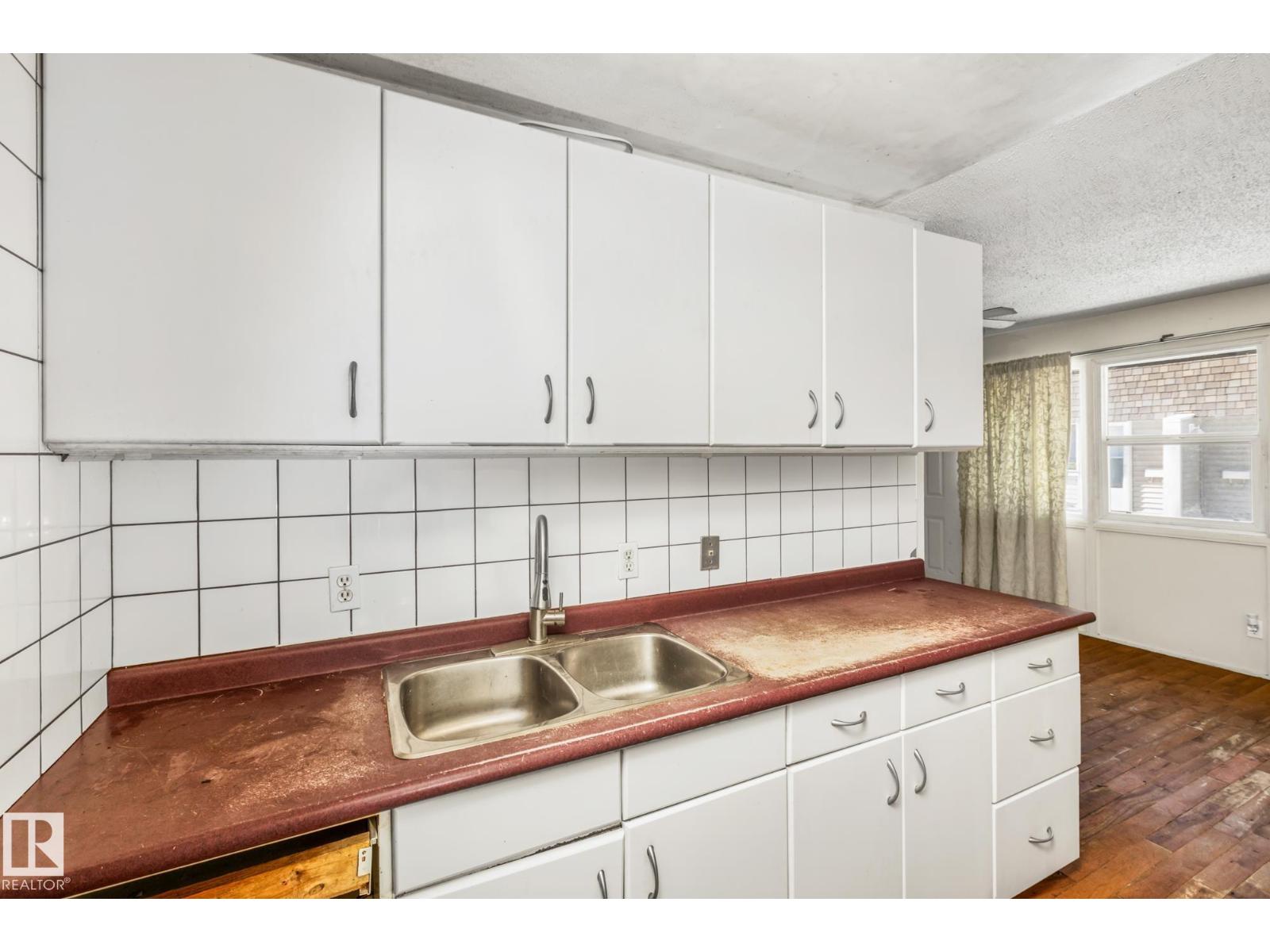 222 Village On The Green Nw, Edmonton, Alberta  T5A 1H2 - Photo 2 - E4462194