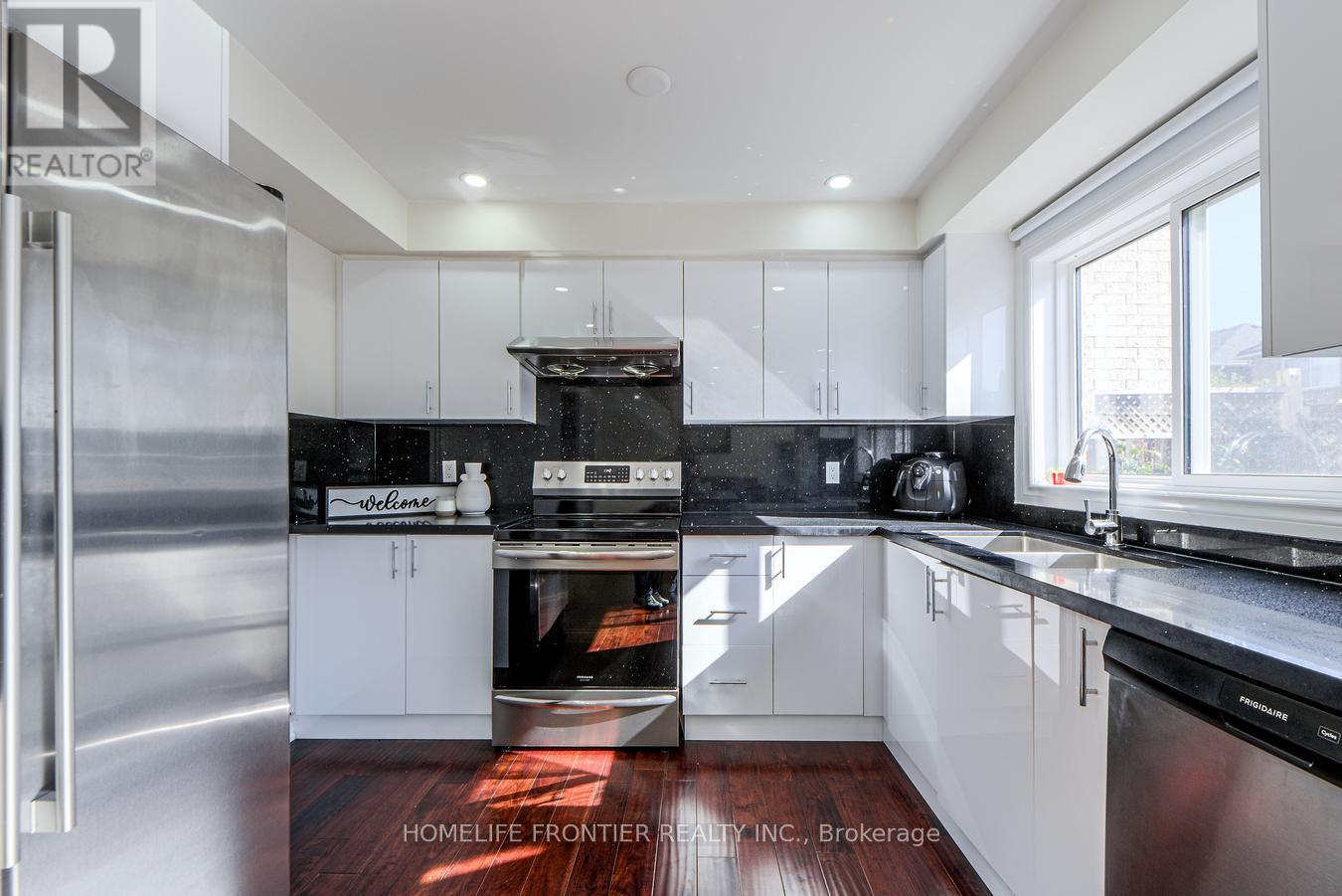3391 Bruzan Crescent, Mississauga, Ontario  L5N 8M2 - Photo 18 - W12449342