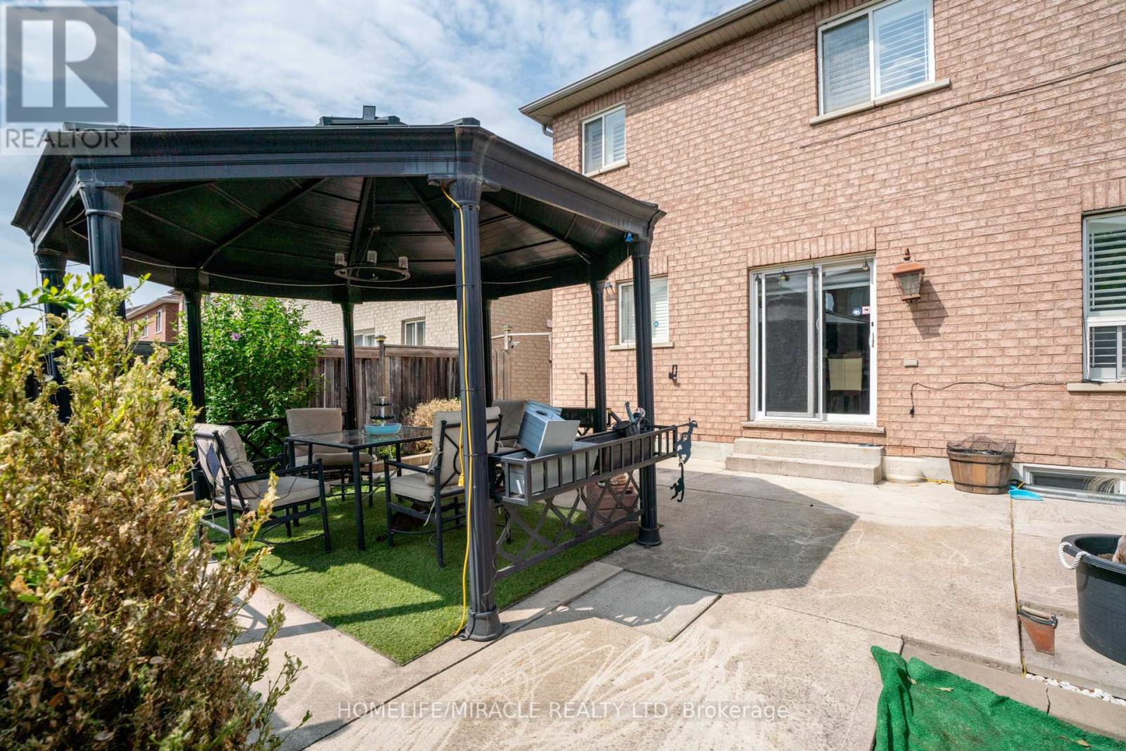 16 Signet Court, Brampton, Ontario  L7A 2V1 - Photo 49 - W12464065