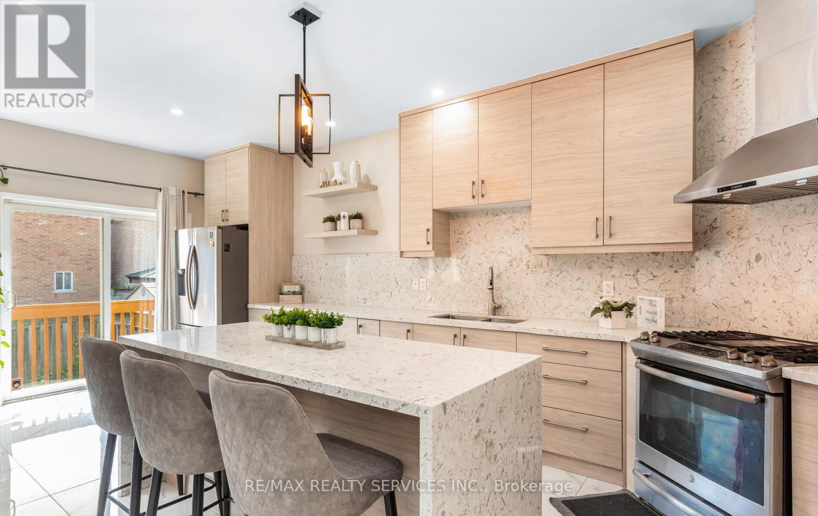 3770 Brinwood Gate, Mississauga, Ontario  L5M 7H2 - Photo 12 - W12464068