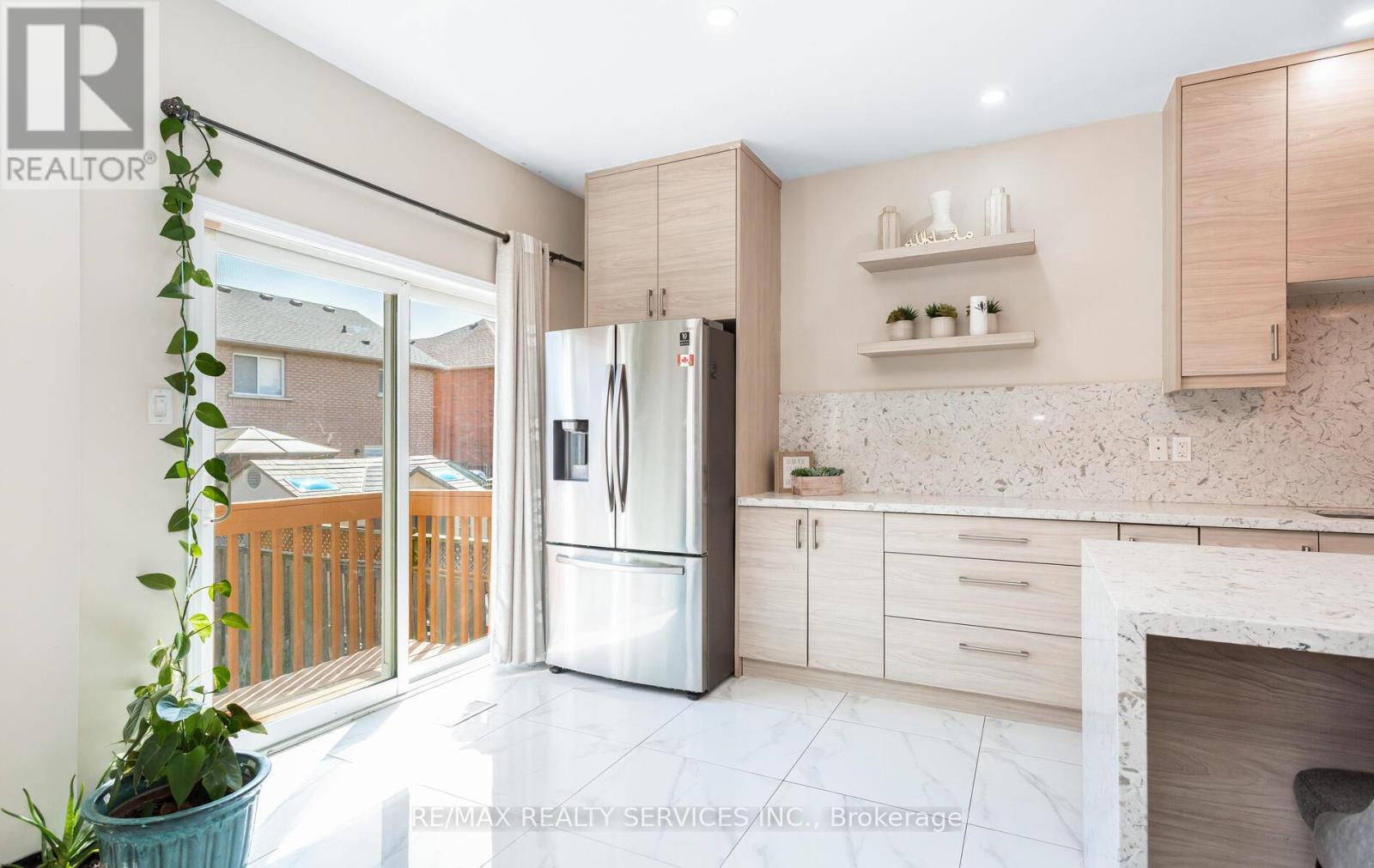 3770 Brinwood Gate, Mississauga, Ontario  L5M 7H2 - Photo 14 - W12464068