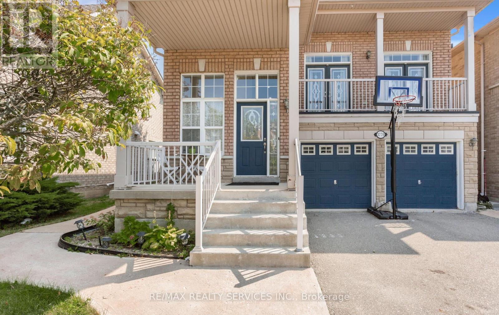 3770 Brinwood Gate, Mississauga, Ontario  L5M 7H2 - Photo 3 - W12464068