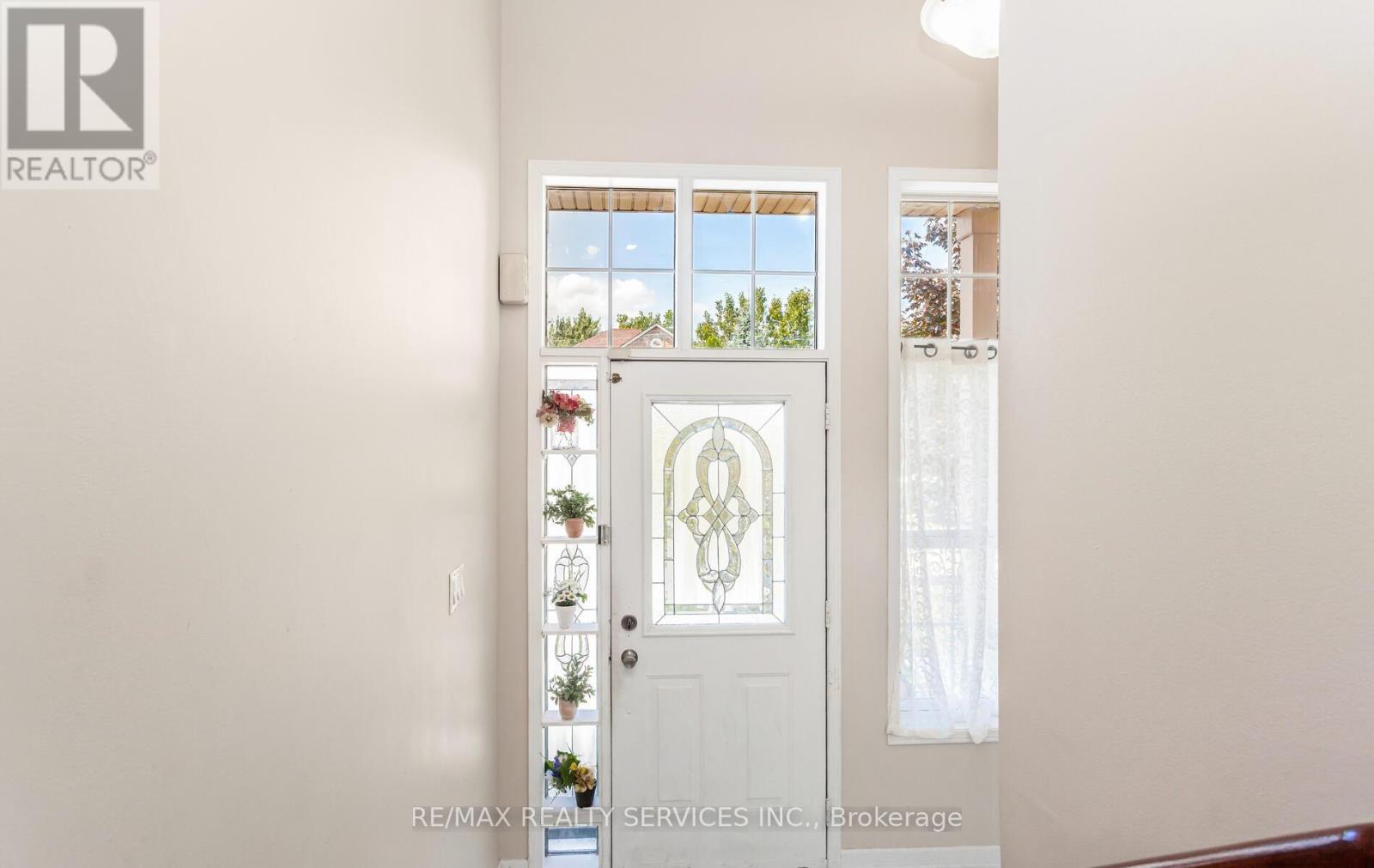 3770 Brinwood Gate, Mississauga, Ontario  L5M 7H2 - Photo 4 - W12464068