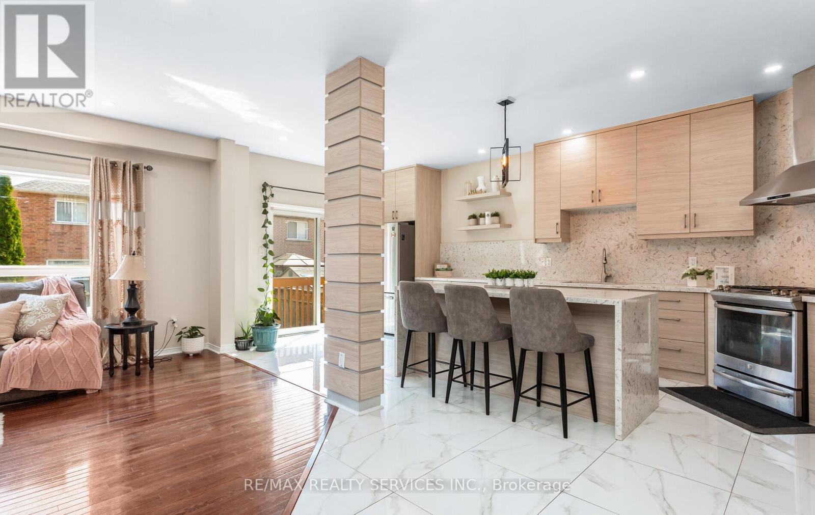 3770 Brinwood Gate, Mississauga, Ontario  L5M 7H2 - Photo 7 - W12464068